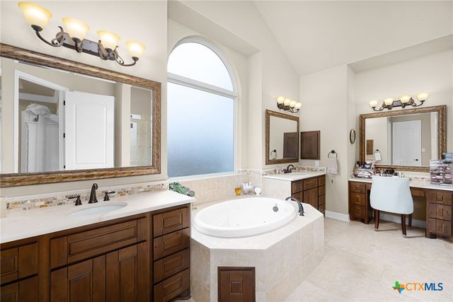 965 Woodland Oaks, New Braunfels, TX 78132