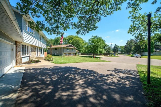792 Mimosa Lane, New Brighton, MN 55112