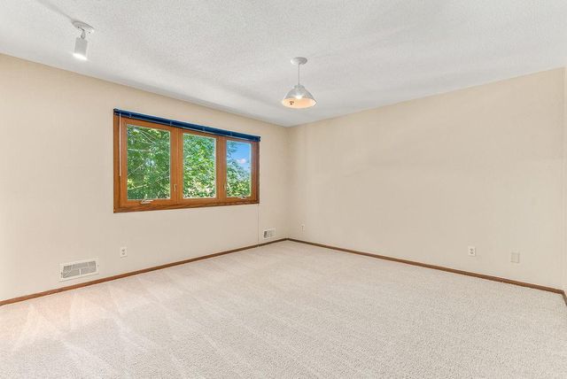 792 Mimosa Lane, New Brighton, MN 55112
