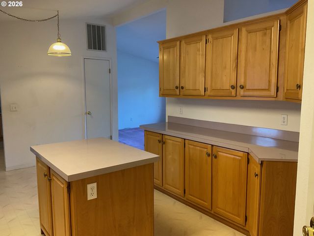 1949 Se PALMQUIST Rd 41, Gresham, OR 97080