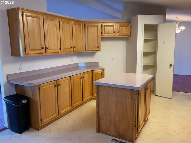 1949 Se PALMQUIST Rd 41, Gresham, OR 97080