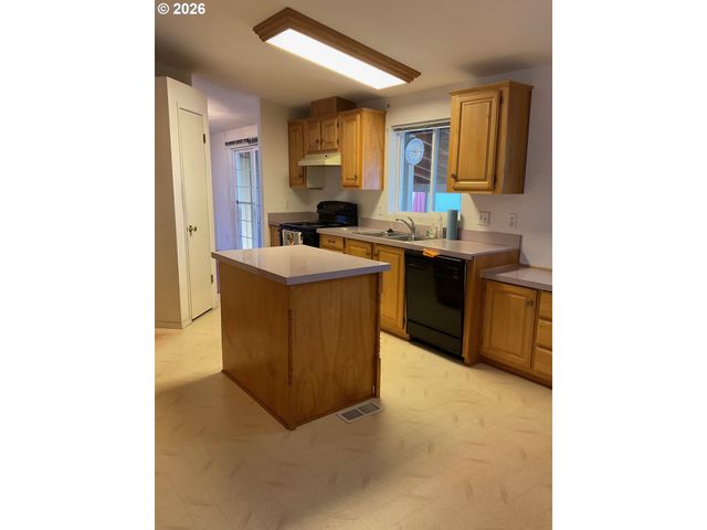 1949 Se PALMQUIST Rd 41, Gresham, OR 97080