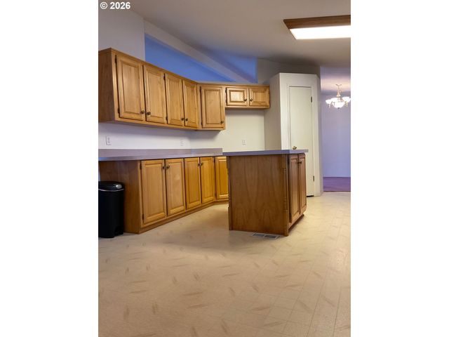 1949 Se PALMQUIST Rd 41, Gresham, OR 97080