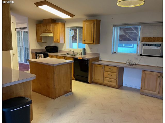 1949 Se PALMQUIST Rd 41, Gresham, OR 97080