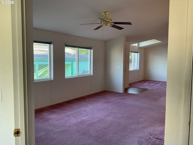 1949 Se PALMQUIST Rd 41, Gresham, OR 97080