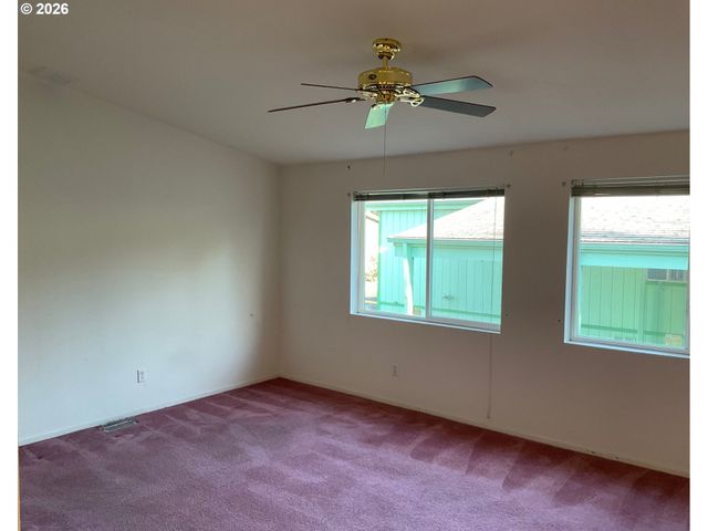 1949 Se PALMQUIST Rd 41, Gresham, OR 97080
