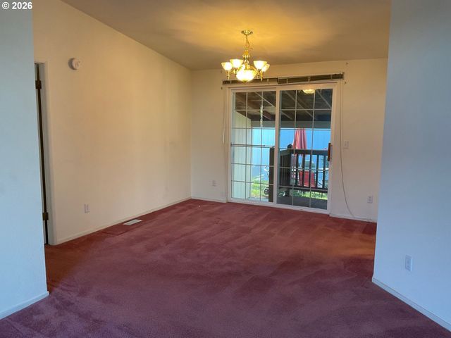 1949 Se PALMQUIST Rd 41, Gresham, OR 97080