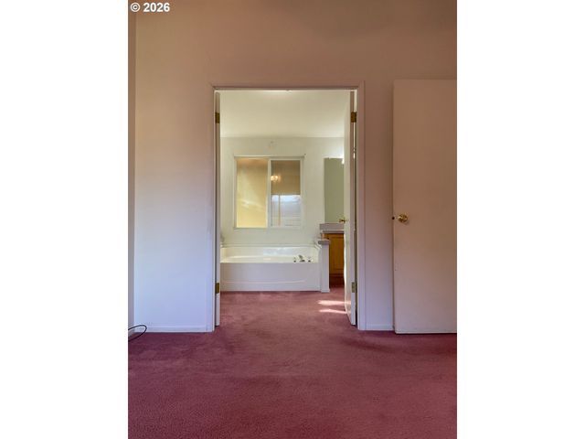 1949 Se PALMQUIST Rd 41, Gresham, OR 97080