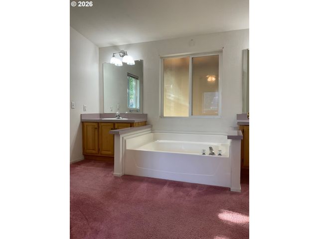 1949 Se PALMQUIST Rd 41, Gresham, OR 97080