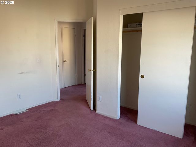 1949 Se PALMQUIST Rd 41, Gresham, OR 97080