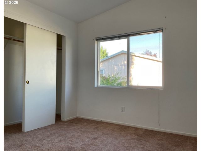1949 Se PALMQUIST Rd 41, Gresham, OR 97080