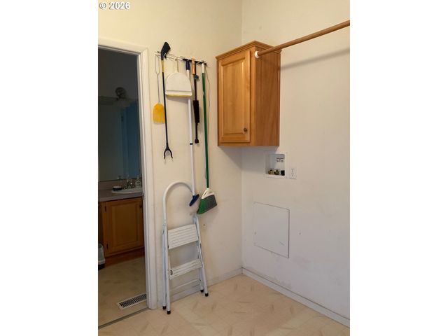 1949 Se PALMQUIST Rd 41, Gresham, OR 97080