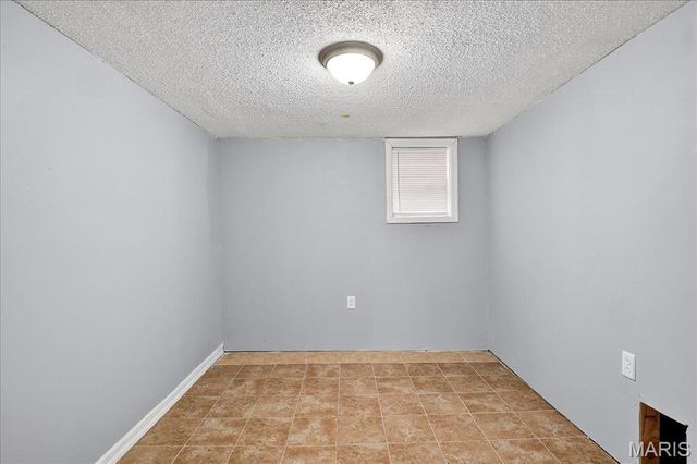 4420 S Spring Avenue, St Louis, MO 63116