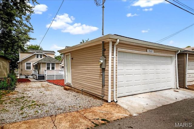 4420 S Spring Avenue, St Louis, MO 63116