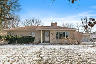 4621 Yender Avenue, Lisle, IL 60532