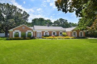1125 Forest Drive, Elgin, IL 60123