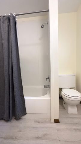 1208 E Austin Street, Bolivar, MO 65613