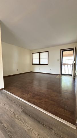 1208 E Austin Street, Bolivar, MO 65613