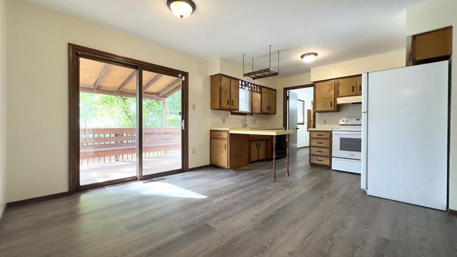 1208 E Austin Street, Bolivar, MO 65613