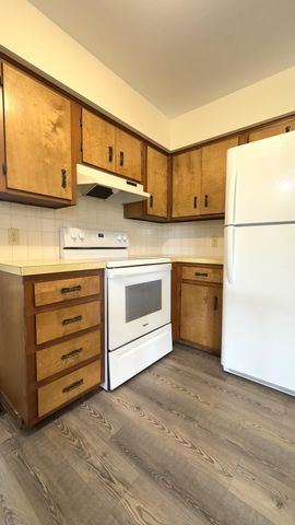 1208 E Austin Street, Bolivar, MO 65613