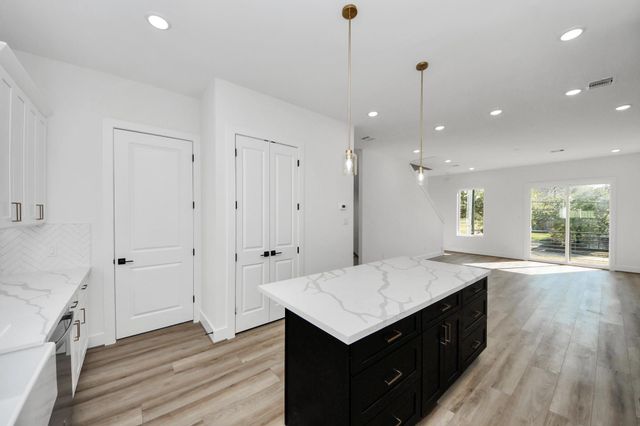 4802 Elysian Street CD, Houston, TX 77009