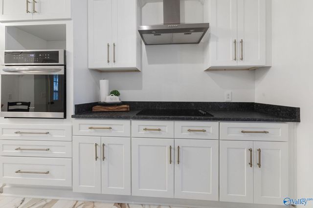 125 S South Hawk Drive, Rainbow City, AL 35906