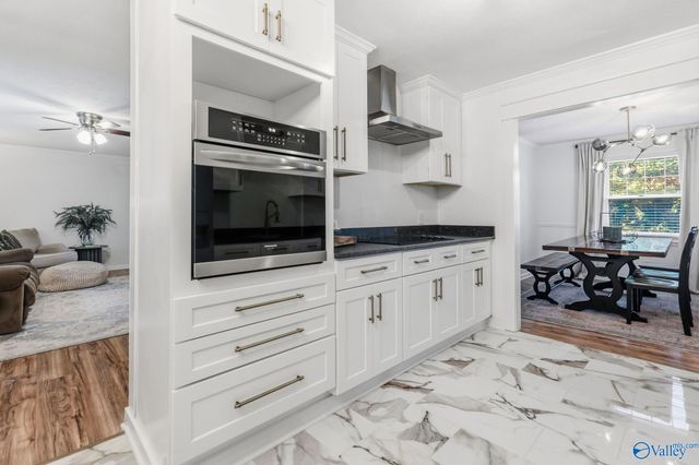 125 S South Hawk Drive, Rainbow City, AL 35906