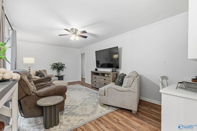 125 S South Hawk Drive, Rainbow City, AL 35906