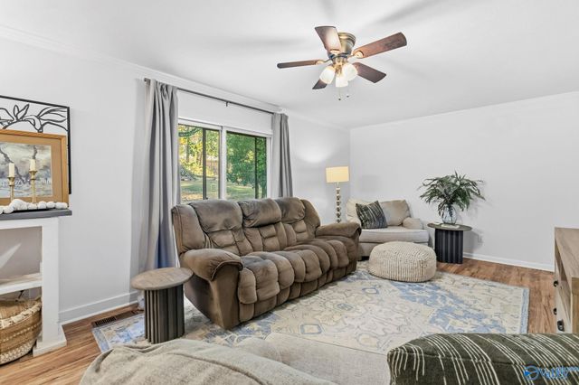 125 S South Hawk Drive, Rainbow City, AL 35906