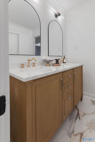 125 S South Hawk Drive, Rainbow City, AL 35906