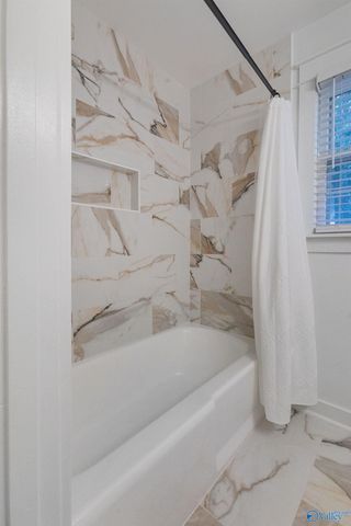 125 S South Hawk Drive, Rainbow City, AL 35906