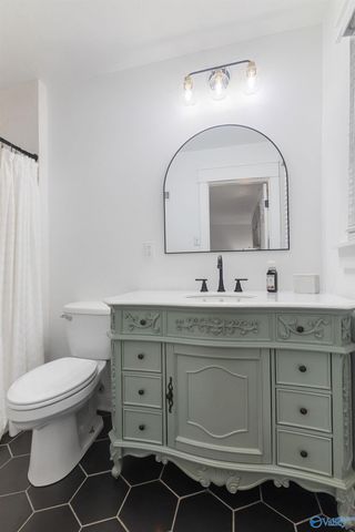 125 S South Hawk Drive, Rainbow City, AL 35906