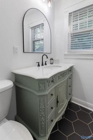 125 S South Hawk Drive, Rainbow City, AL 35906