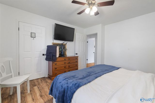 125 S South Hawk Drive, Rainbow City, AL 35906