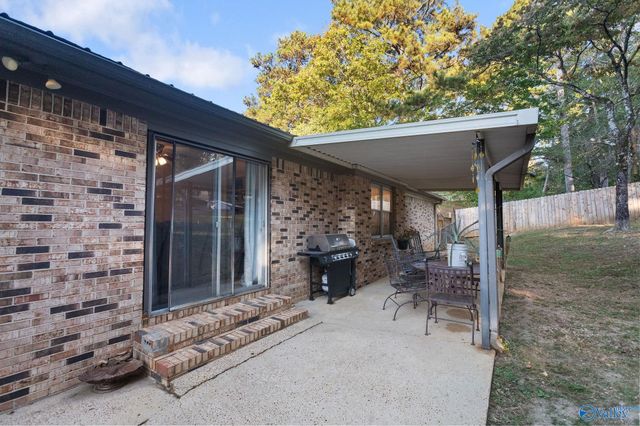 125 S South Hawk Drive, Rainbow City, AL 35906