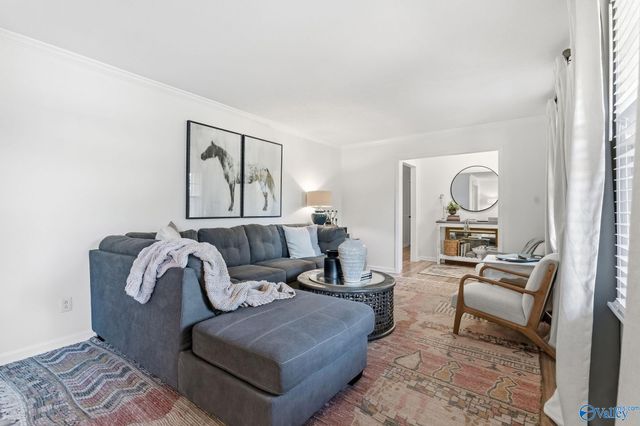 125 S South Hawk Drive, Rainbow City, AL 35906