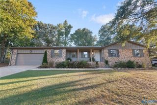 125 S South Hawk Drive, Rainbow City, AL 35906