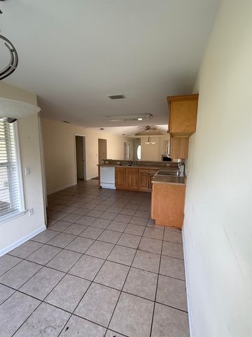 360 CHASTAIN Lane, Tallahassee, FL 32305