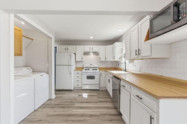 3061 W 943 N, Lake Village, IN 46349