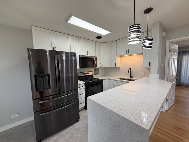 217 W Grand Avenue C, Northlake, IL 60164