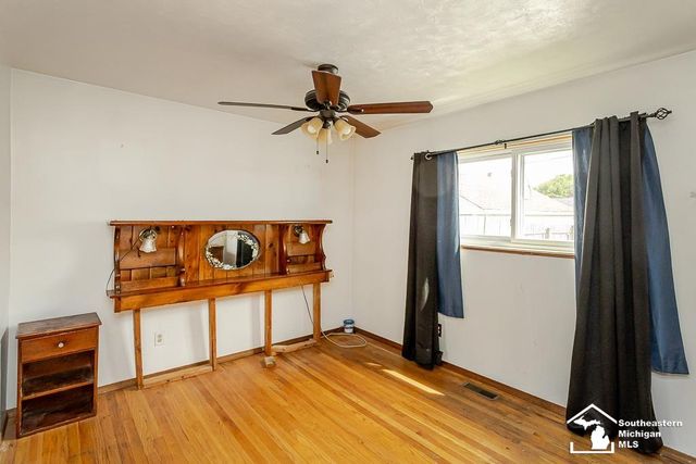 37613 Castle Drive, Romulus, MI 48174