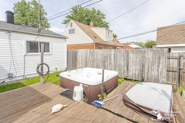 37613 Castle Drive, Romulus, MI 48174