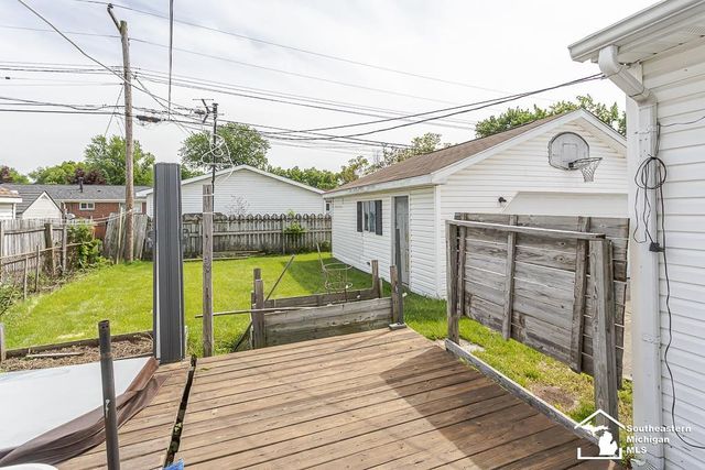 37613 Castle Drive, Romulus, MI 48174