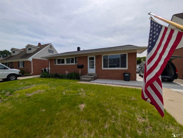 37613 Castle Drive, Romulus, MI 48174