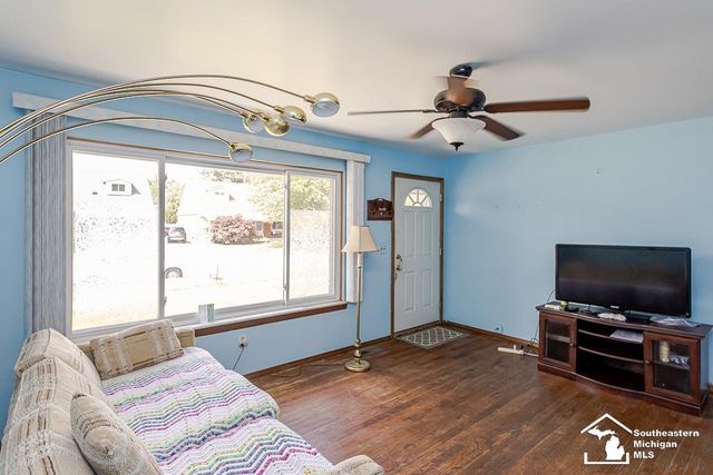 37613 Castle Drive, Romulus, MI 48174