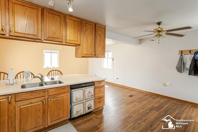 37613 Castle Drive, Romulus, MI 48174