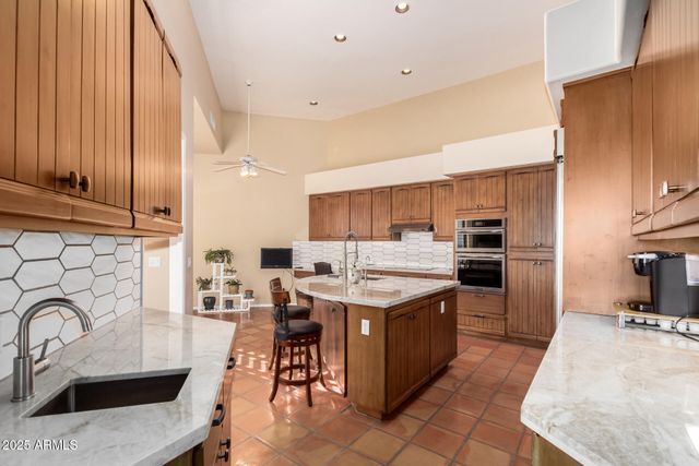 31 W BERYL Avenue, Phoenix, AZ 85021