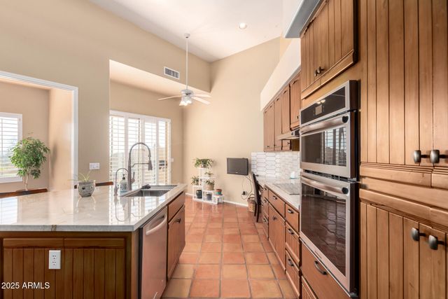 31 W BERYL Avenue, Phoenix, AZ 85021