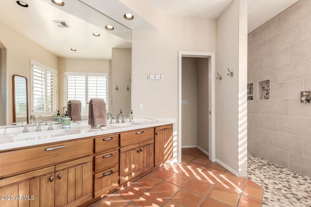 31 W BERYL Avenue, Phoenix, AZ 85021