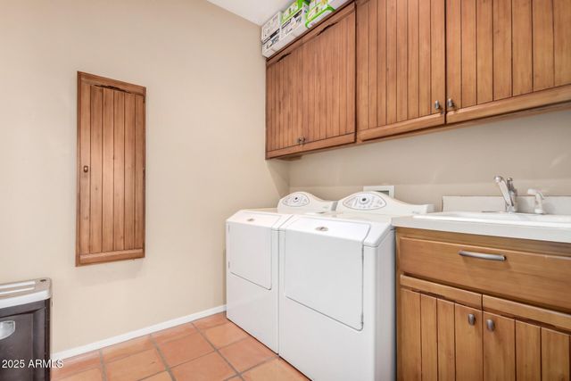 31 W BERYL Avenue, Phoenix, AZ 85021